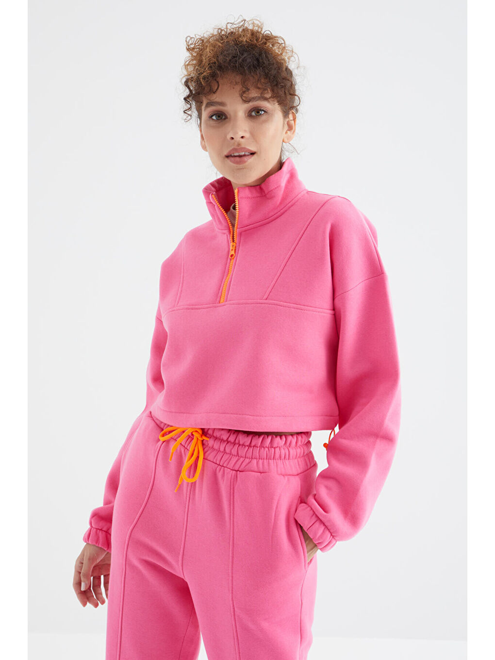 Pembe Şkr.pembe Düşük Omuzlu Beli Büzgülü Yarım Boy Fermuarlı Oversıze Kadın Eşofman Takım - 95321-1