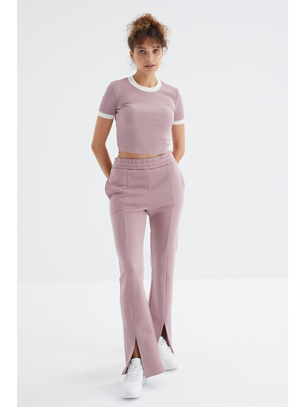 Pembe Gül Kurusu Yüksek Bel Ön Yırtmaç Detaylı Yan Cepli Rahat Form Kadın Eşofman Alt - 94625-2