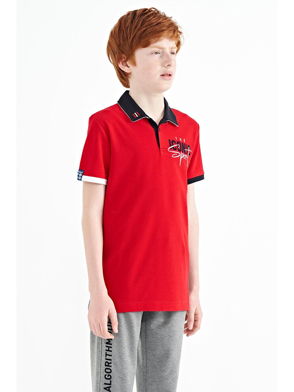 TOMMYLIFE Kırmızı Yaka Gögüs Nakış Detaylı Standart Kalıp Polo Yaka Erkek Çocuk T-Shirt - 11139 - 4