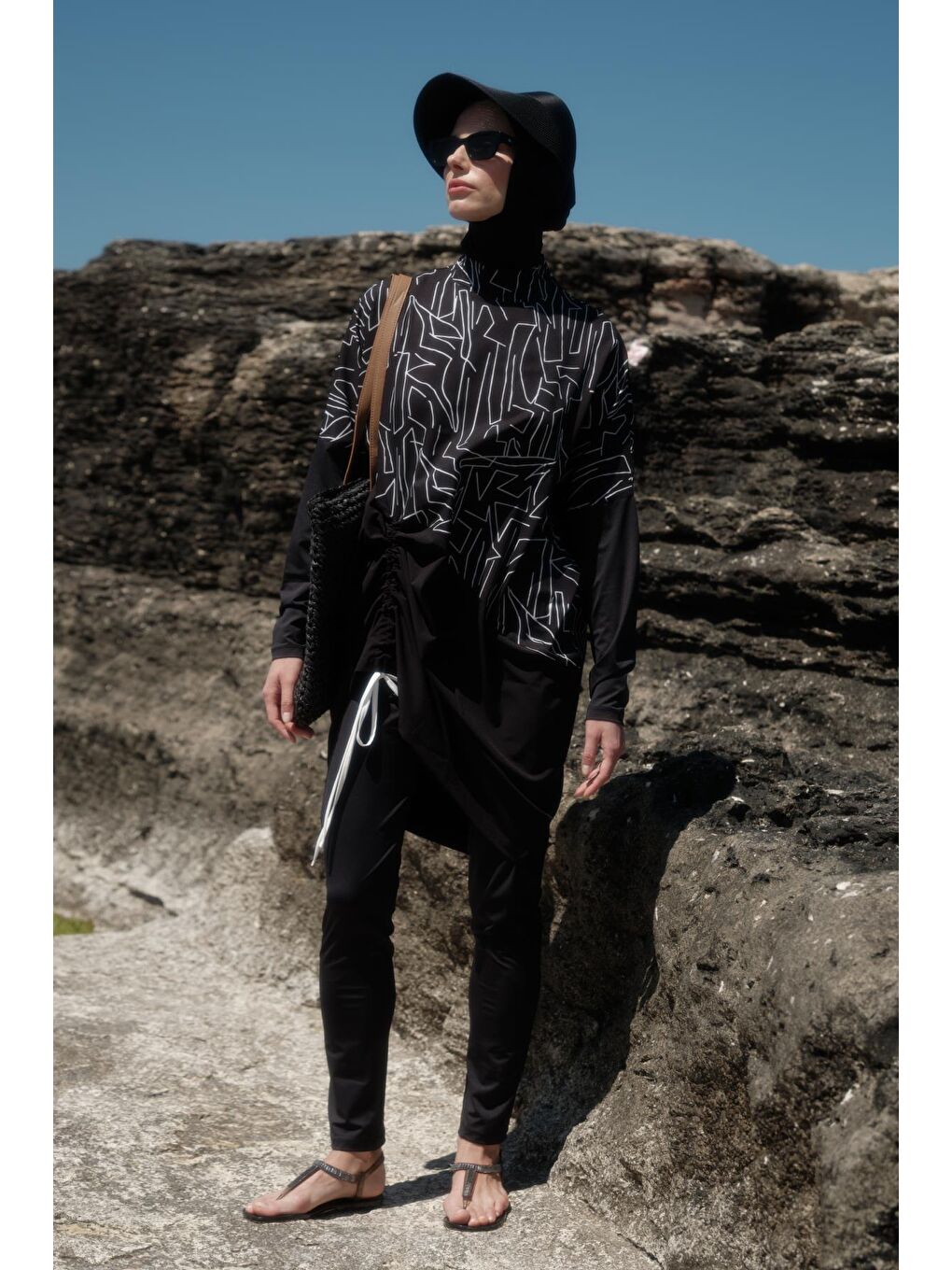 Desenli Rahat Kesim 4'Lü Tesettür Mayo 6297 Siyah/Beyaz-11