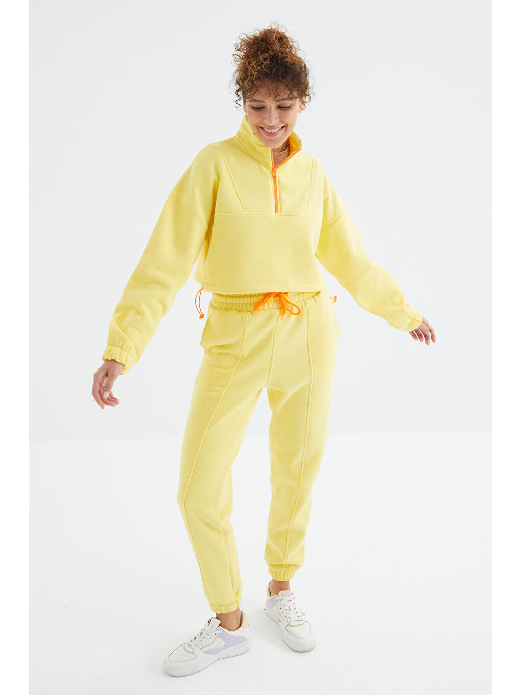 Sarı Limon Düşük Omuzlu Beli Büzgülü Yarım Boy Fermuarlı Oversıze Kadın Eşofman Takım - 95321-2