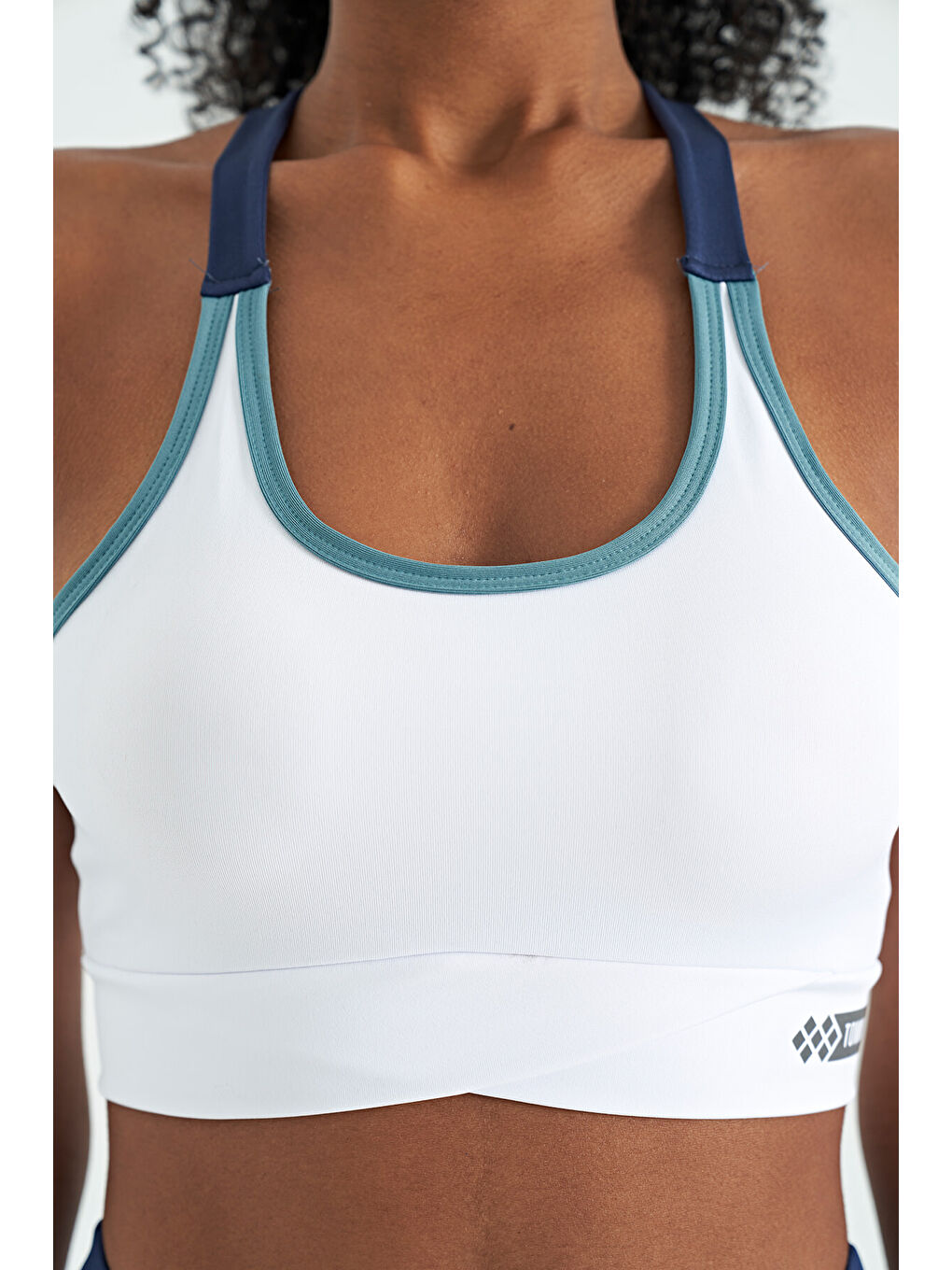 Beyaz Sırt Detaylı Askılı Dar Kalıp Kadın Büstiyer - 97254-2