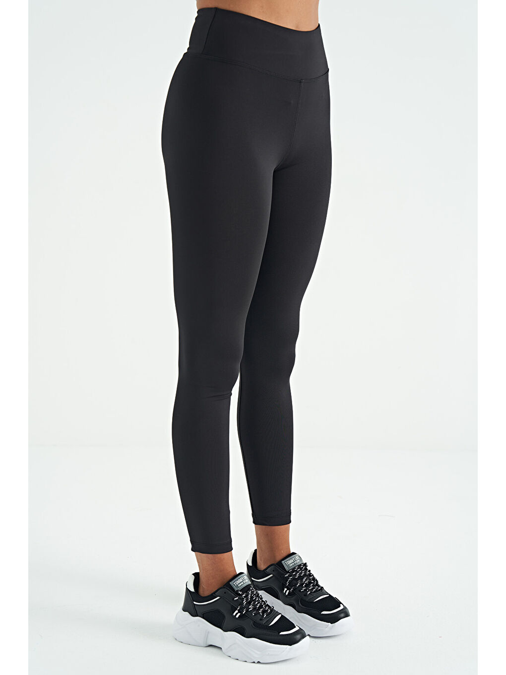 Siyah Logo Baskı Detaylı Yüksek Bel Dalgıç Kumaş Slim Fit Kadın Tayt - 94627-4