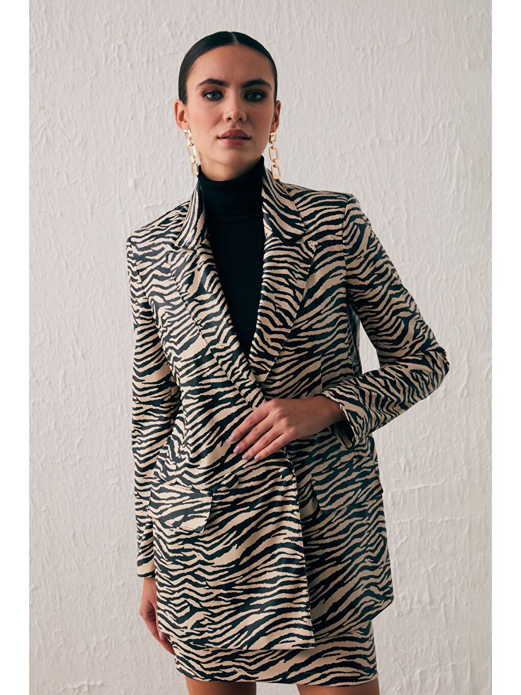 Zebra Desenli Deri Ceket - Bej-1