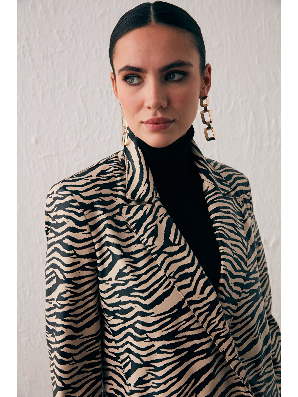 Zebra Desenli Deri Ceket - Bej-3