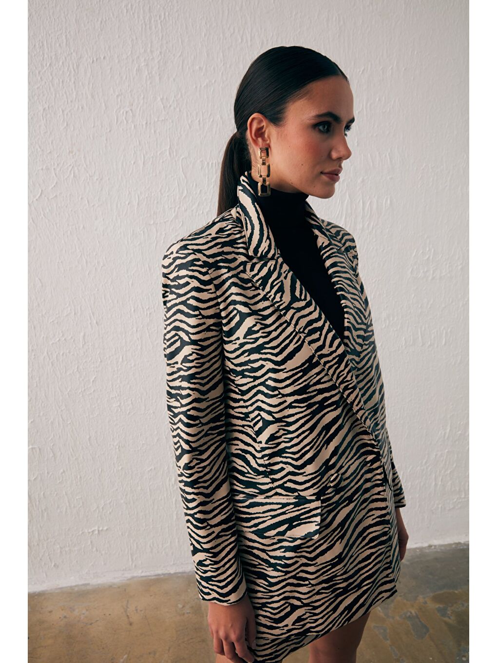 Zebra Desenli Deri Ceket - Bej-5