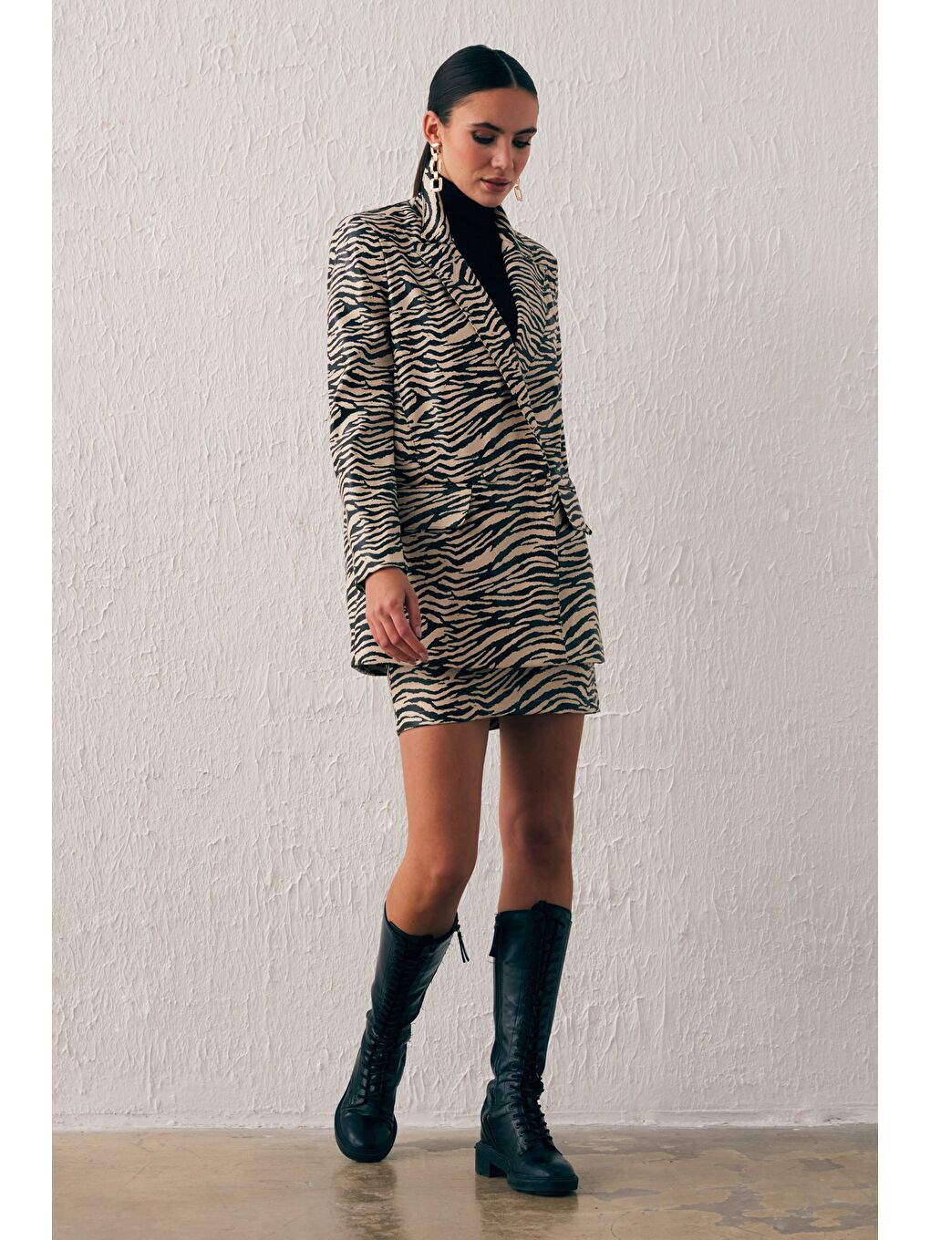 Zebra Desenli Deri Ceket - Bej-8