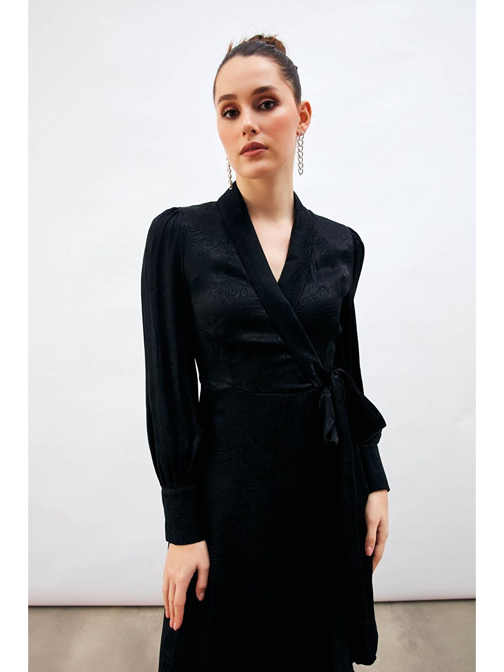 Jakarlı Asimetrik Elbise - Siyah-2