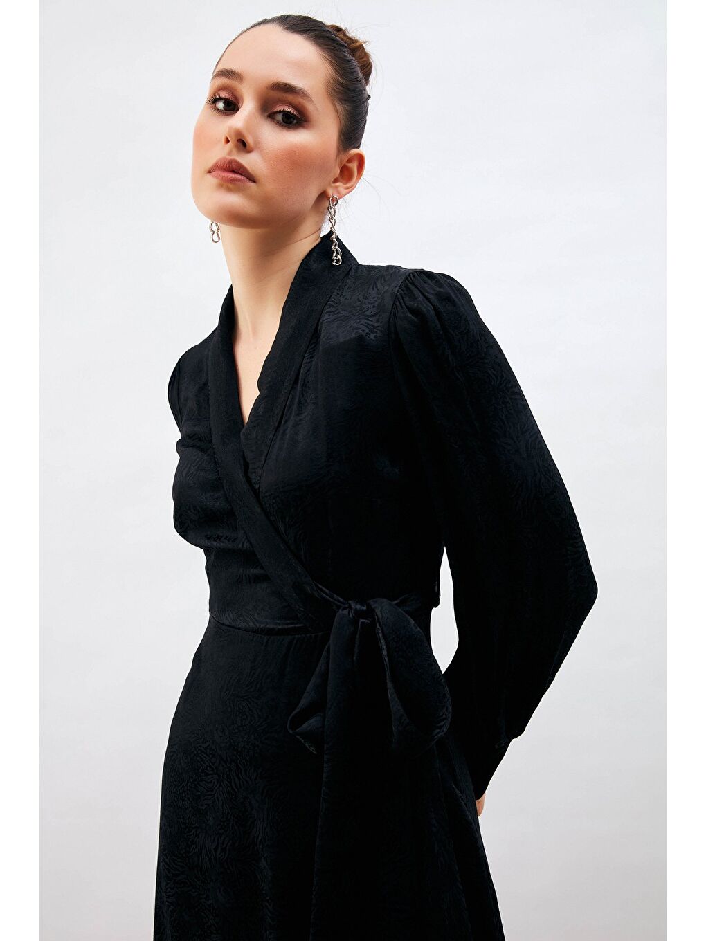 Jakarlı Asimetrik Elbise - Siyah-4