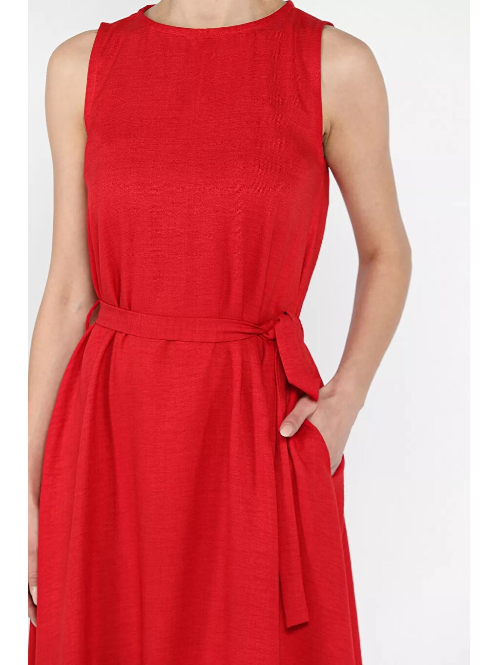 Kırmızı Kadın Bisiklet Yaka Cep Detaylı Bel Kuşaklı Uzun Elbise-3