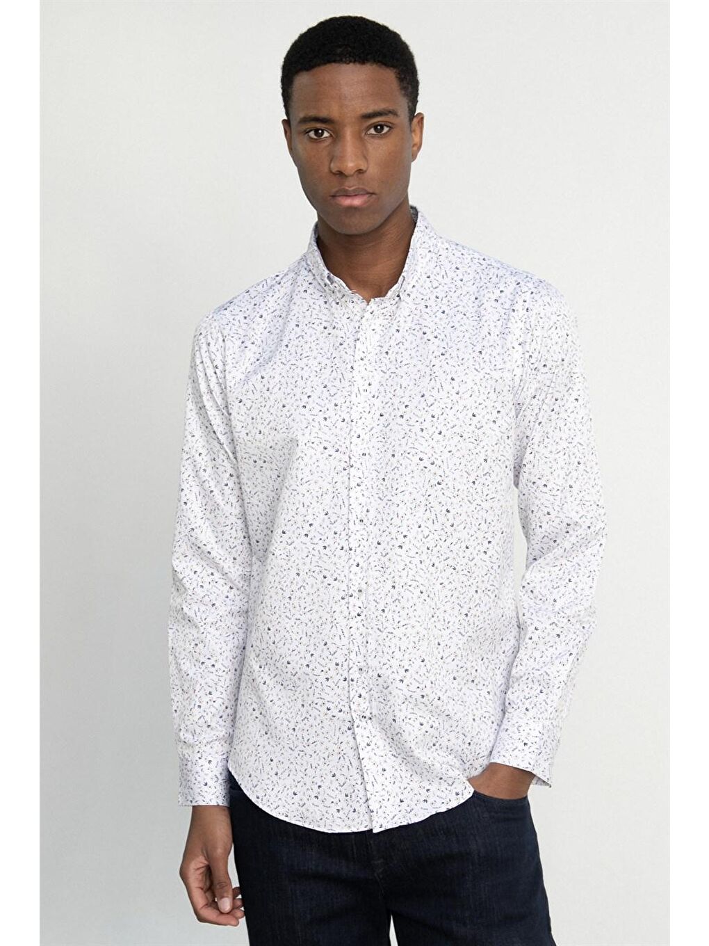 Slim Fit Dar Kesim Pamuklu Kolay Ütülenebilir Desenli Erkek Beyaz Gömlek