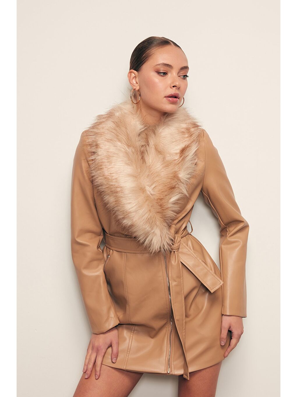 Kürk Detaylı Deri Ceket - Bej-1