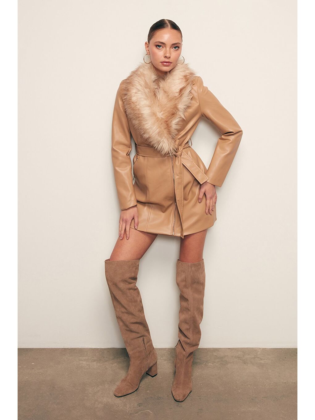 Kürk Detaylı Deri Ceket - Bej-4