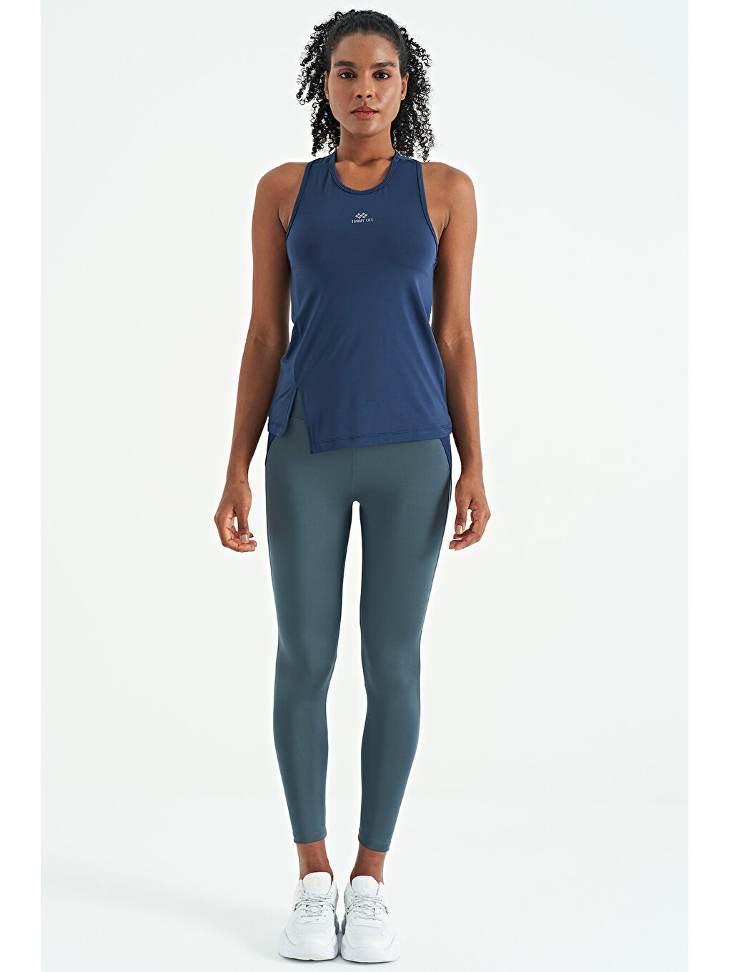 İndigo Yırtmaç Detaylı O Yaka Sıfır Kollu Standart Kalıp Kadın Spor Atlet - 97256-2