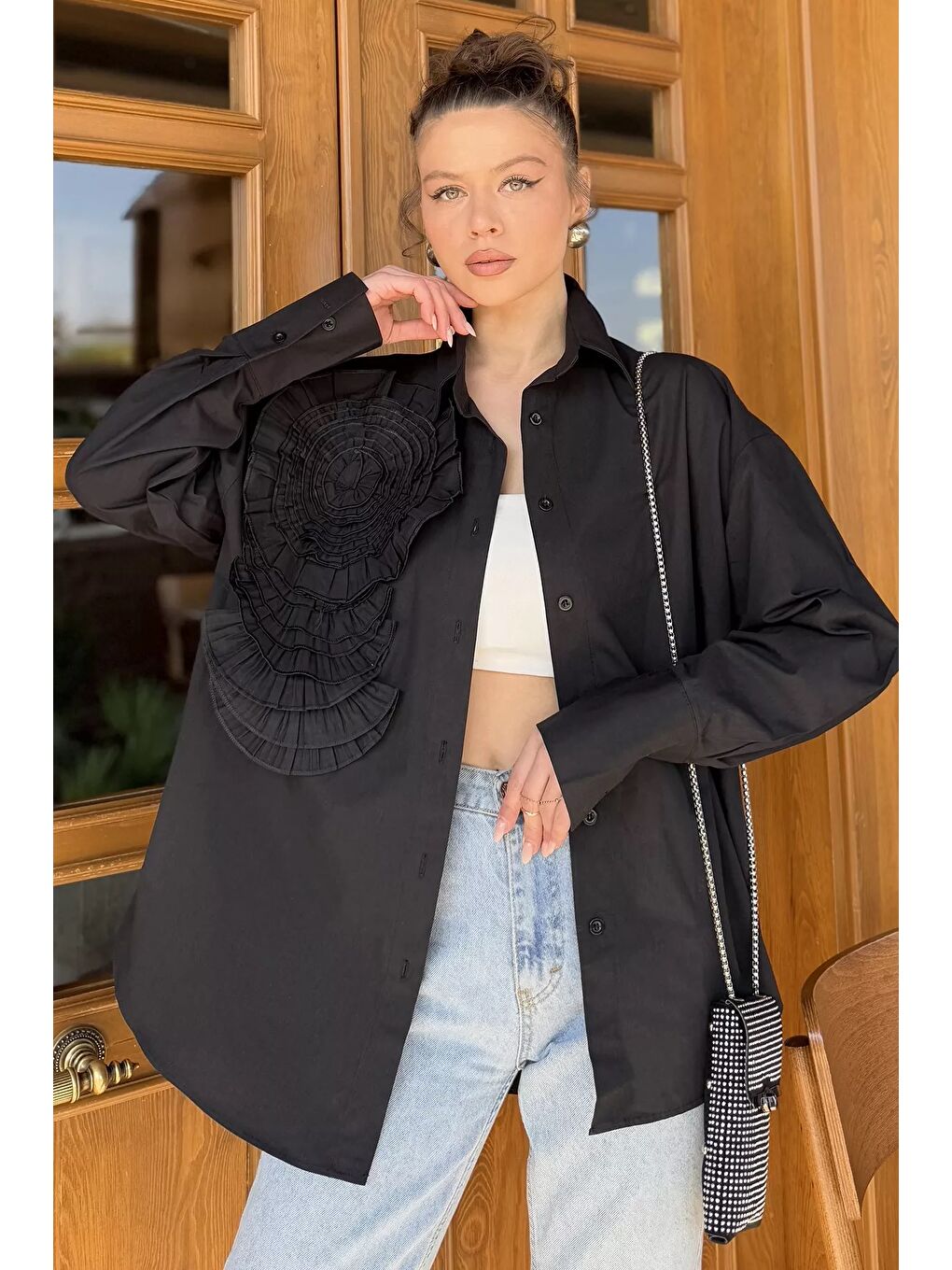 Siyah Gül Detaylı Tarz Kadın Gömlek-4