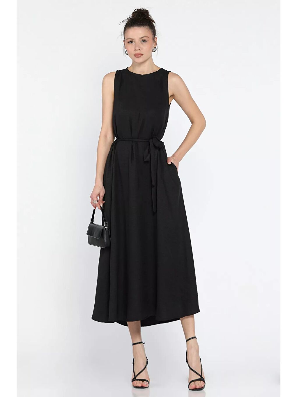 Siyah Kadın Bisiklet Yaka Cep Detaylı Bel Kuşaklı Uzun Elbise-7