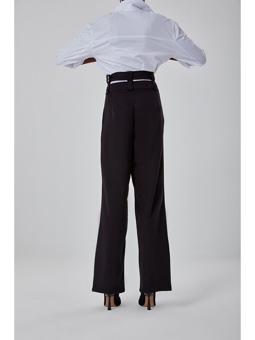 Kemer Detaylı Siyah Pantolon-4