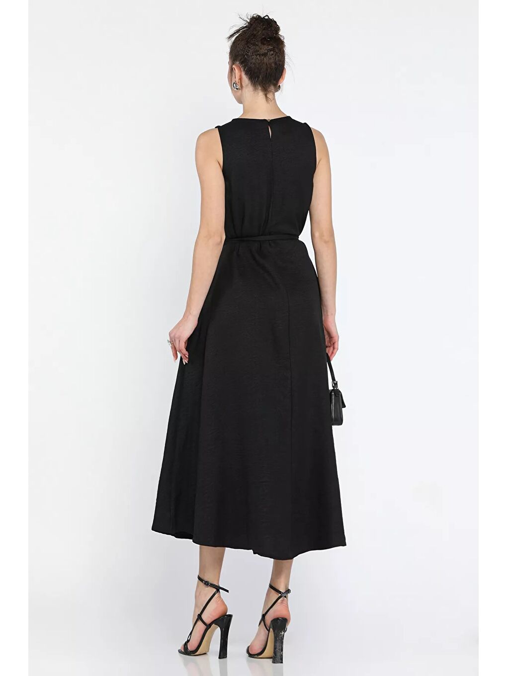 Siyah Kadın Bisiklet Yaka Cep Detaylı Bel Kuşaklı Uzun Elbise-9