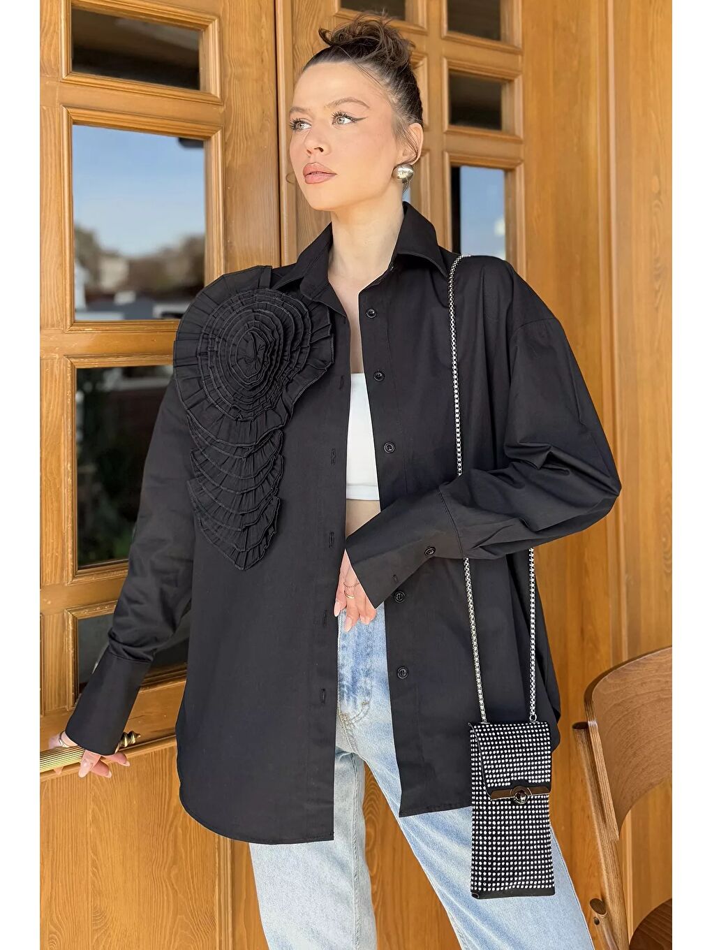 Siyah Gül Detaylı Tarz Kadın Gömlek-5