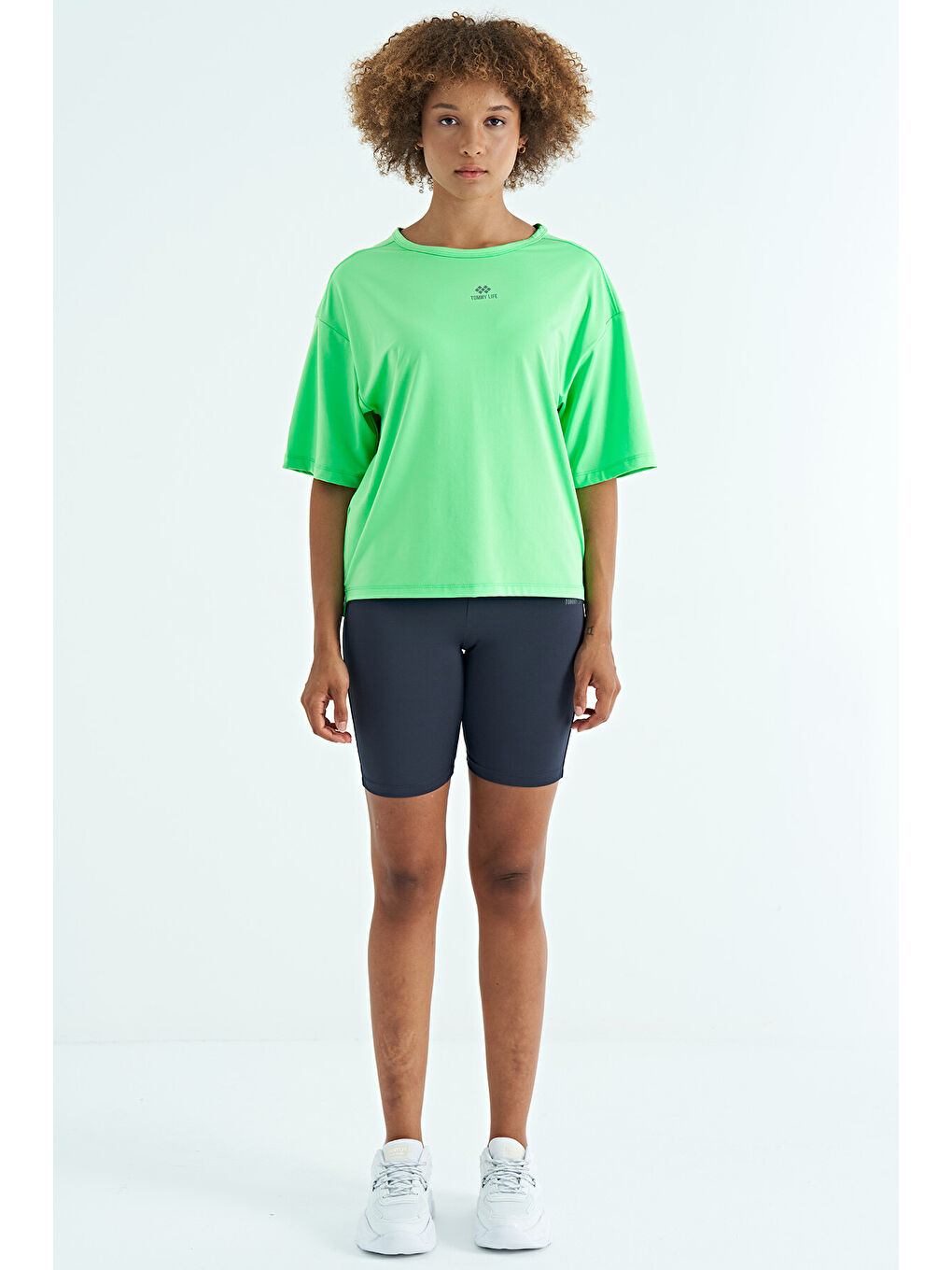 Neon Yeşil O Yaka Baskı Detaylı Oversize Kısa Kol Kadın Tişört - 97263-3