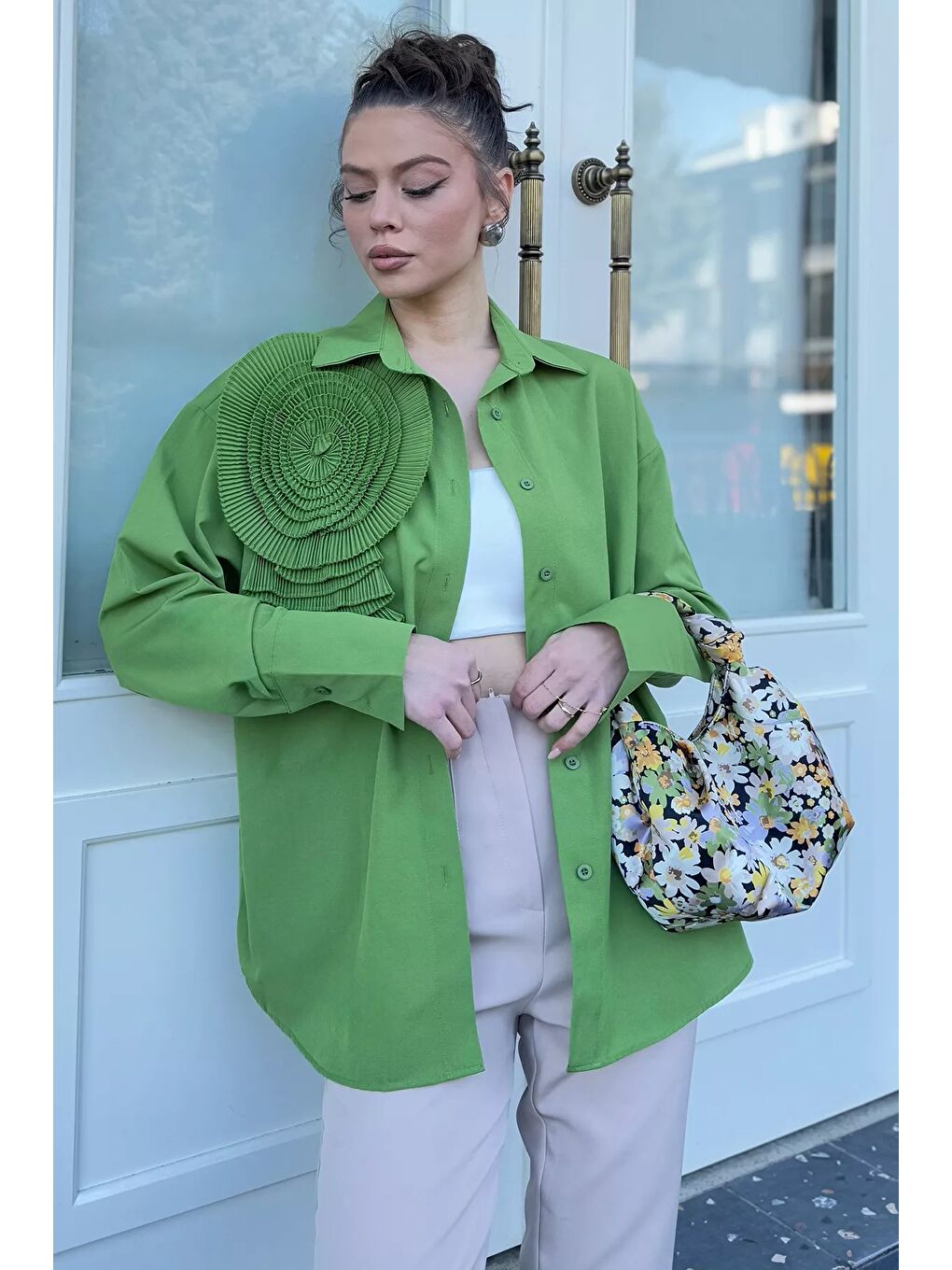 Yeşil Gül Detaylı Tarz Kadın Gömlek-5