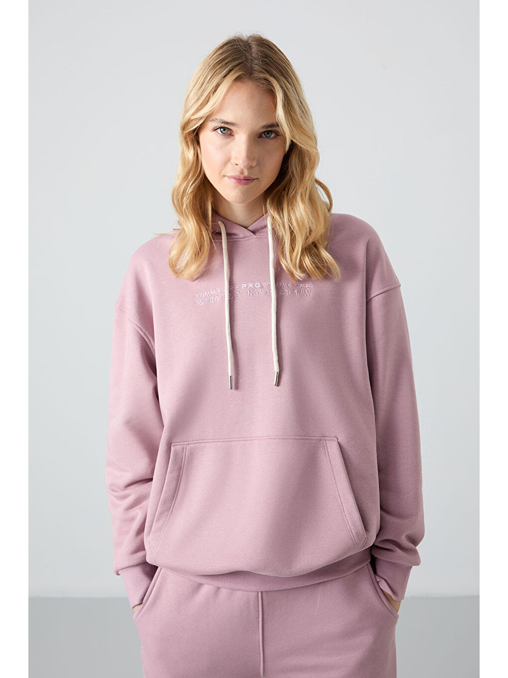 Pembe Gül Kurusu Kapüşonlu Kanguru Cep Oversize Lastik Paça Kadın Eşofman Takımı - 95288-1