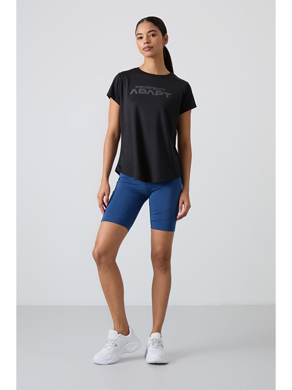 Siyah Nefes Alan Dokulu İnce Performans Kadın Tişört - 97283-2