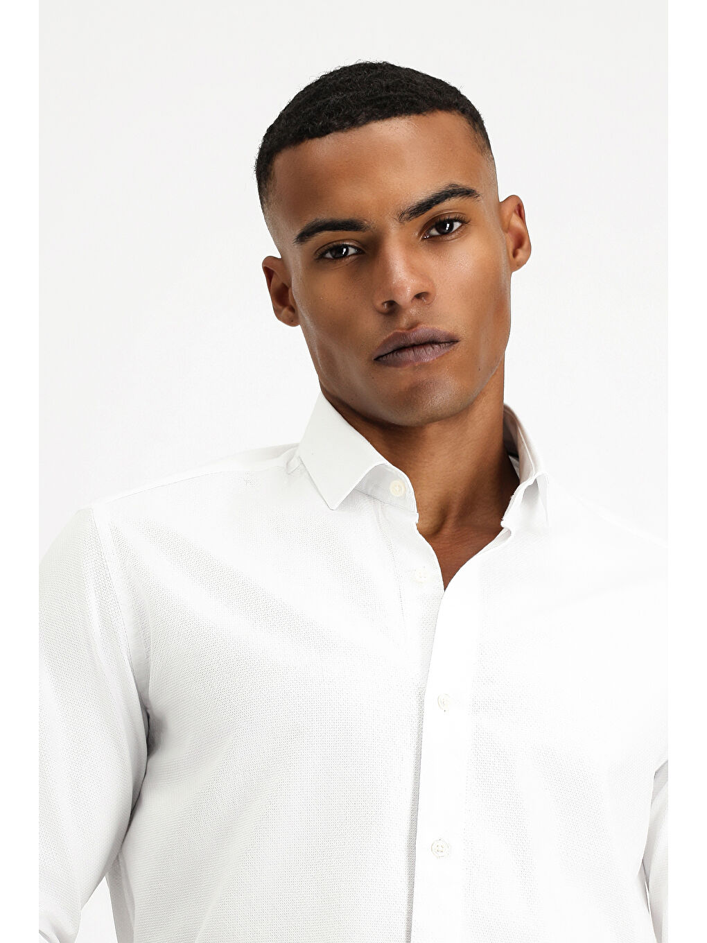 Beyaz Uzun Kol Slim Fit Dar Kesim Non Iron Desenli Klasik Pamuk Gömlek-2