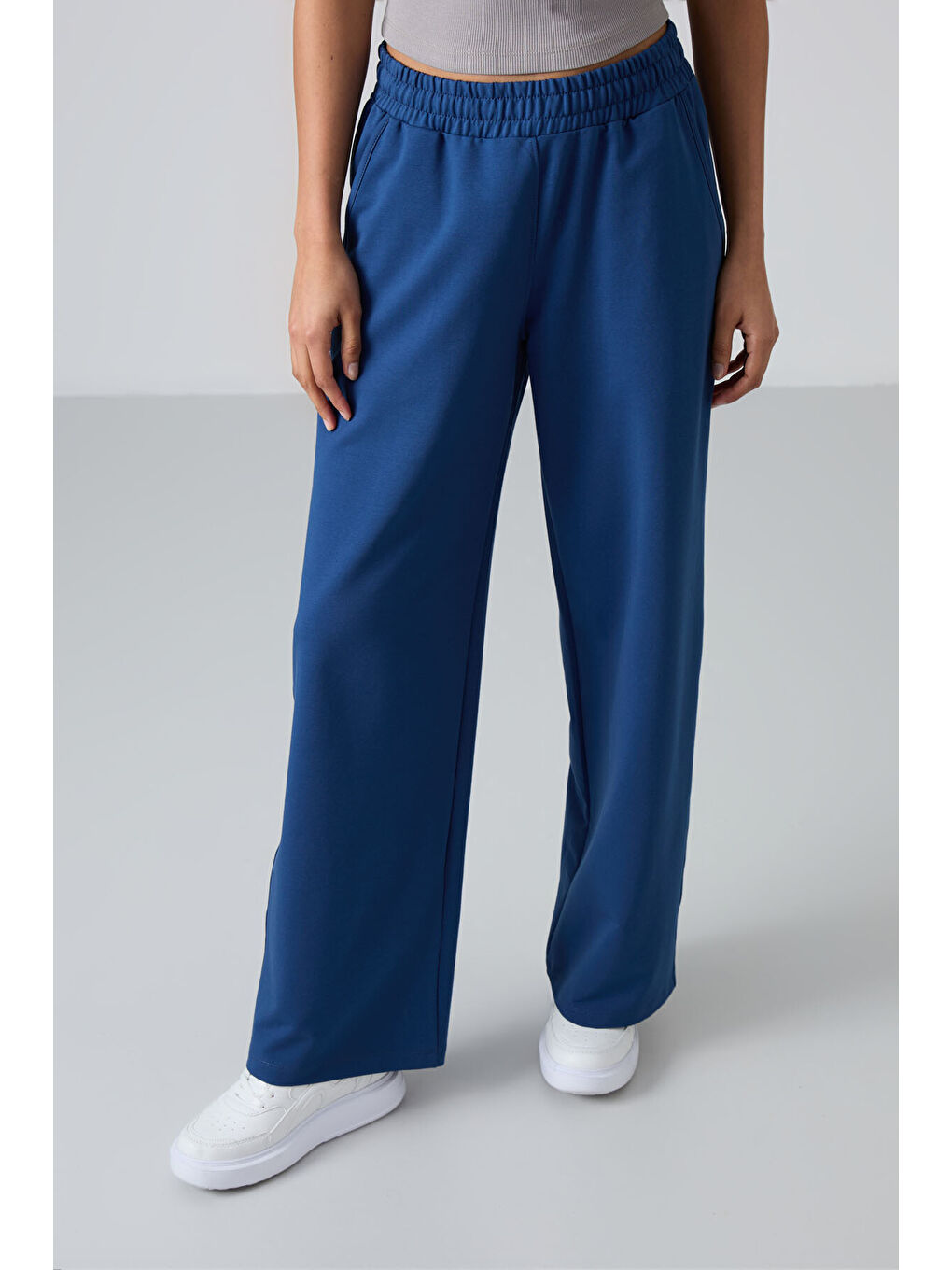 Mavi Parlament Yüksek Bel Cepli Rahat Form Geniş Paça Kadın Eşofman Alt - 94567-3