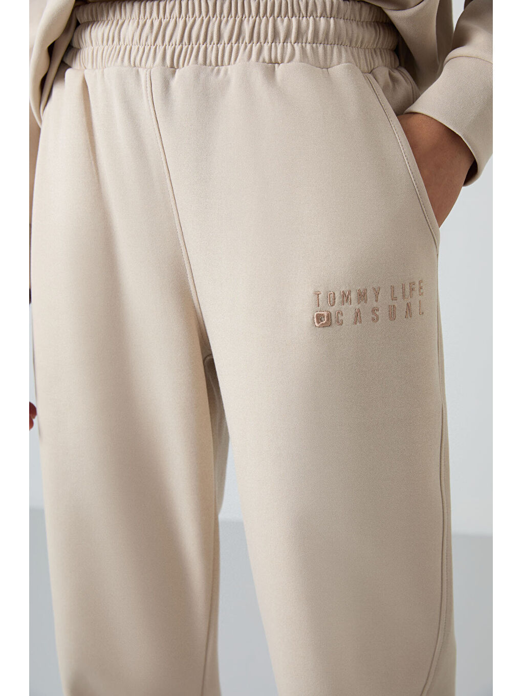 Bej Bisiklet Yaka Oversize Lastik Paça Kadın Eşofman Takımı - 95287-4