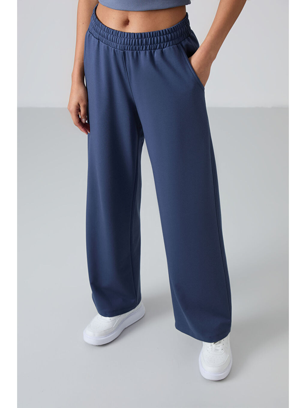 Petrol Yüksek Bel Cepli Rahat Form Geniş Paça Kadın Eşofman Alt - 94567-1