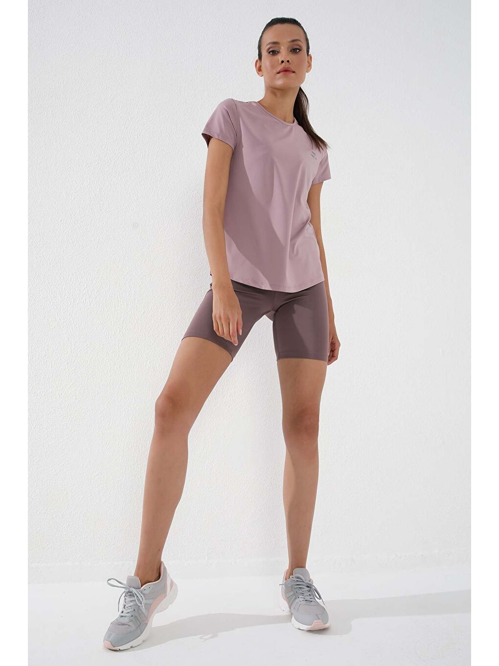 Pembe Gül Kurusu Basic Kısa Kol Standart Kalıp O Yaka Kadın Tişört - 97144-2