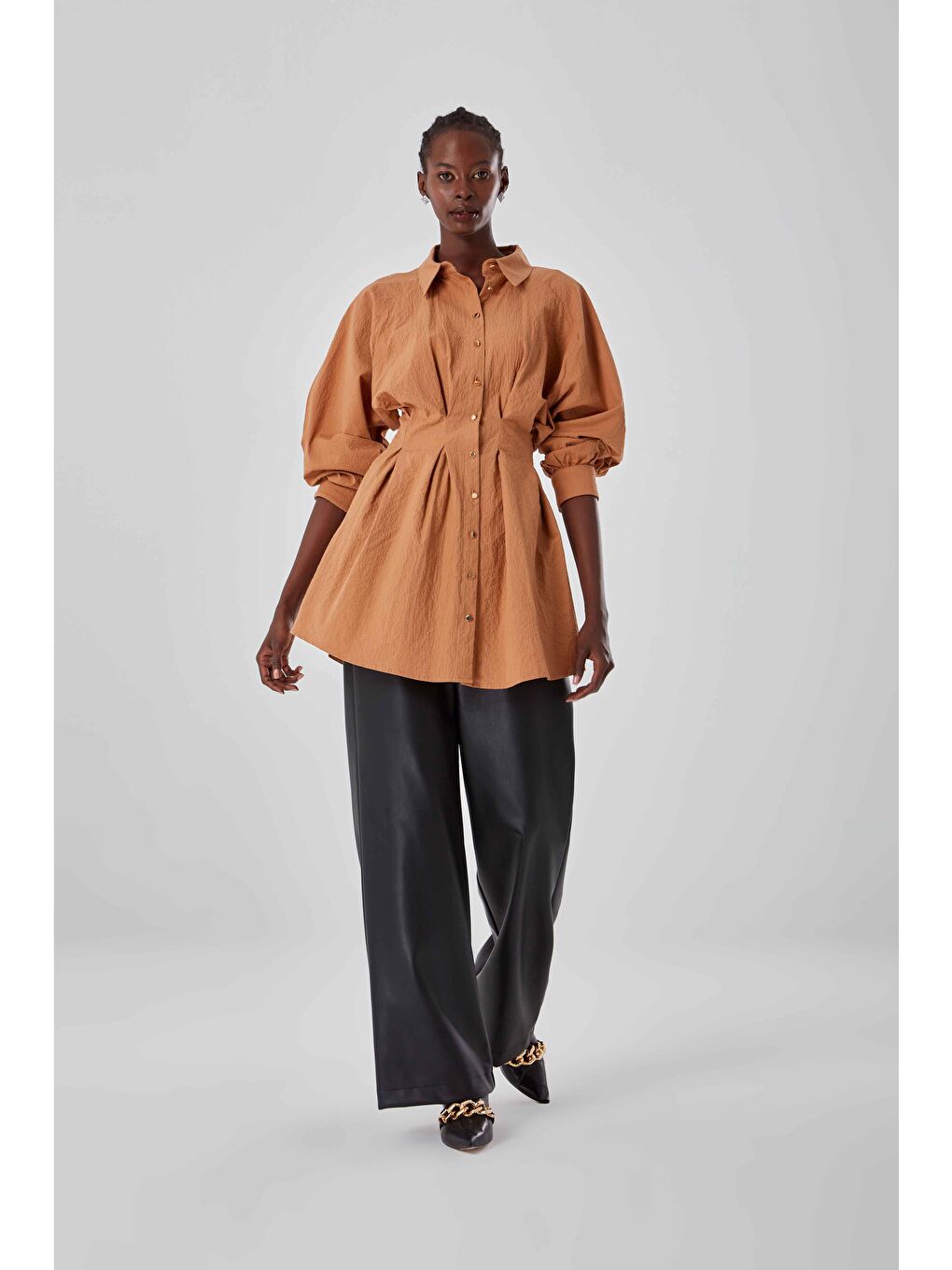 Kahverengi Önü Pili Kırmalı Taba Tunik-3