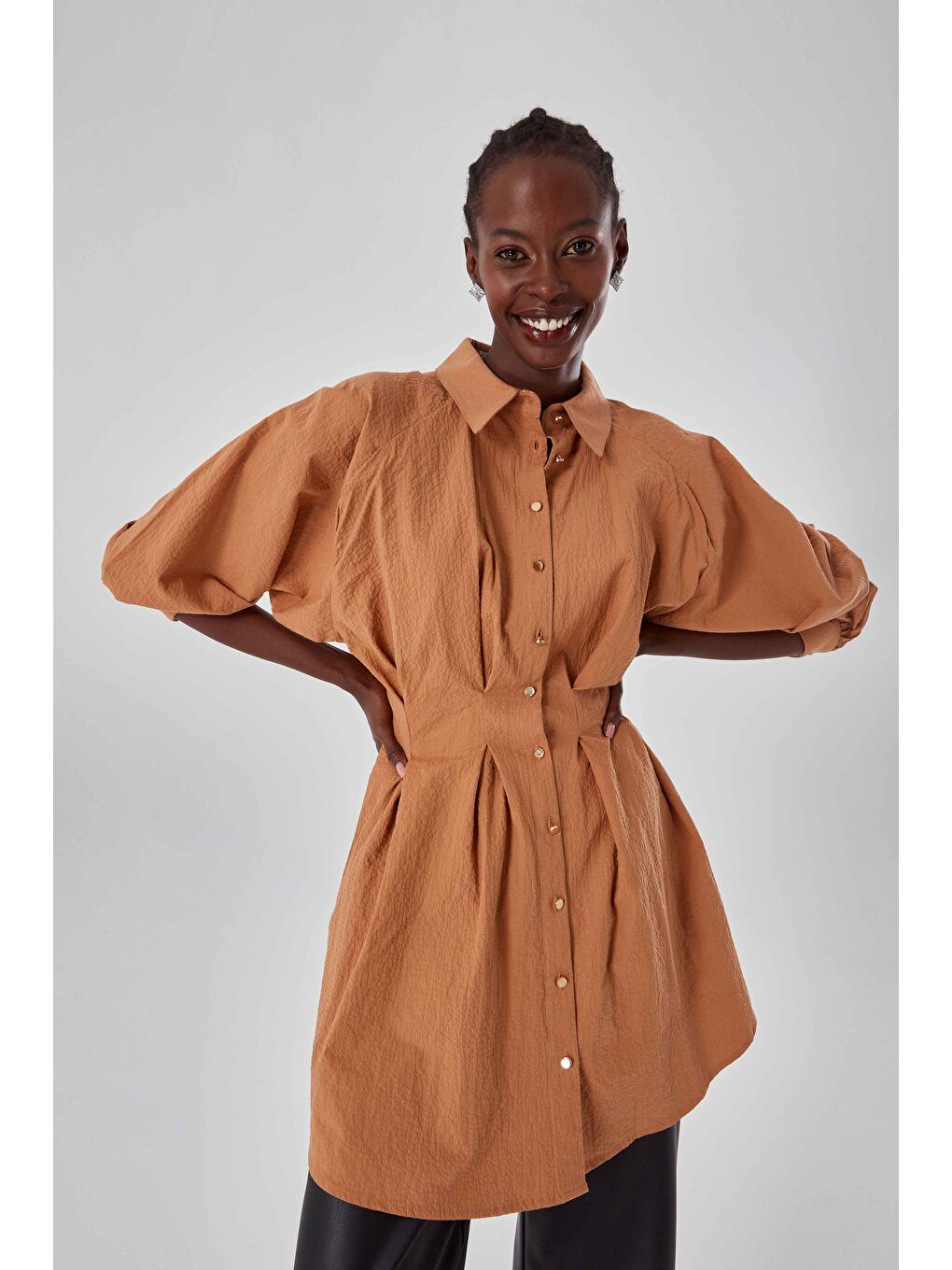 Kahverengi Önü Pili Kırmalı Taba Tunik-4