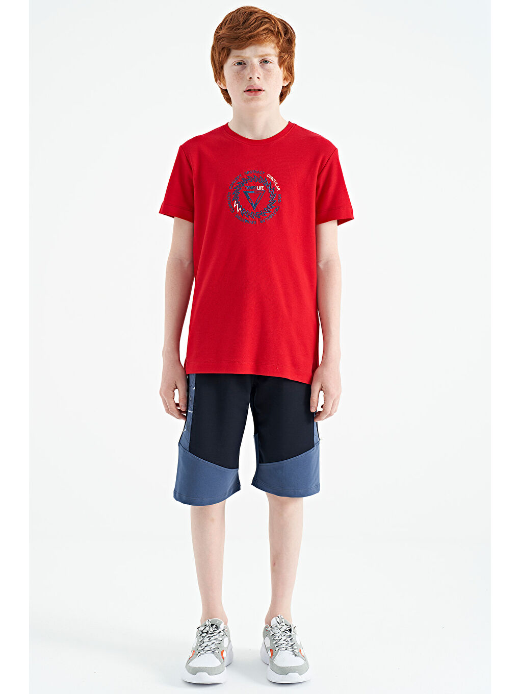 Kırmızı Nakış İşleme Detaylı O Yaka Standart Kalıp Erkek Çocuk Tişört - 11115-1