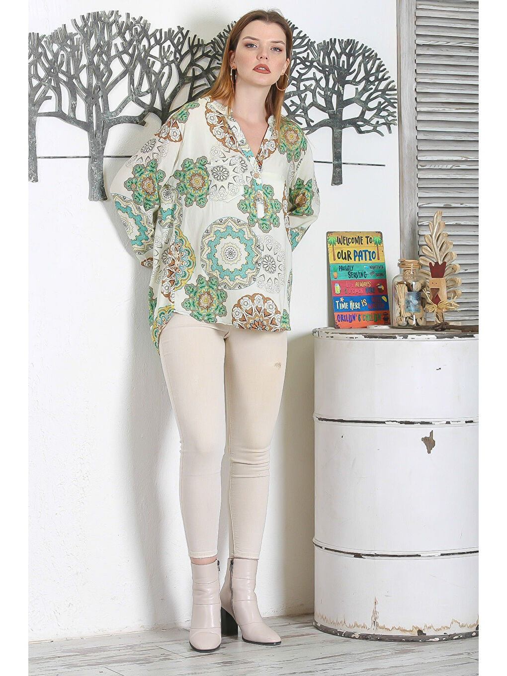 Açık Yeşil Biritli Yaka Düğmeli Uzun Kollu Şal Desenli Casual Dokuma Bluz-5