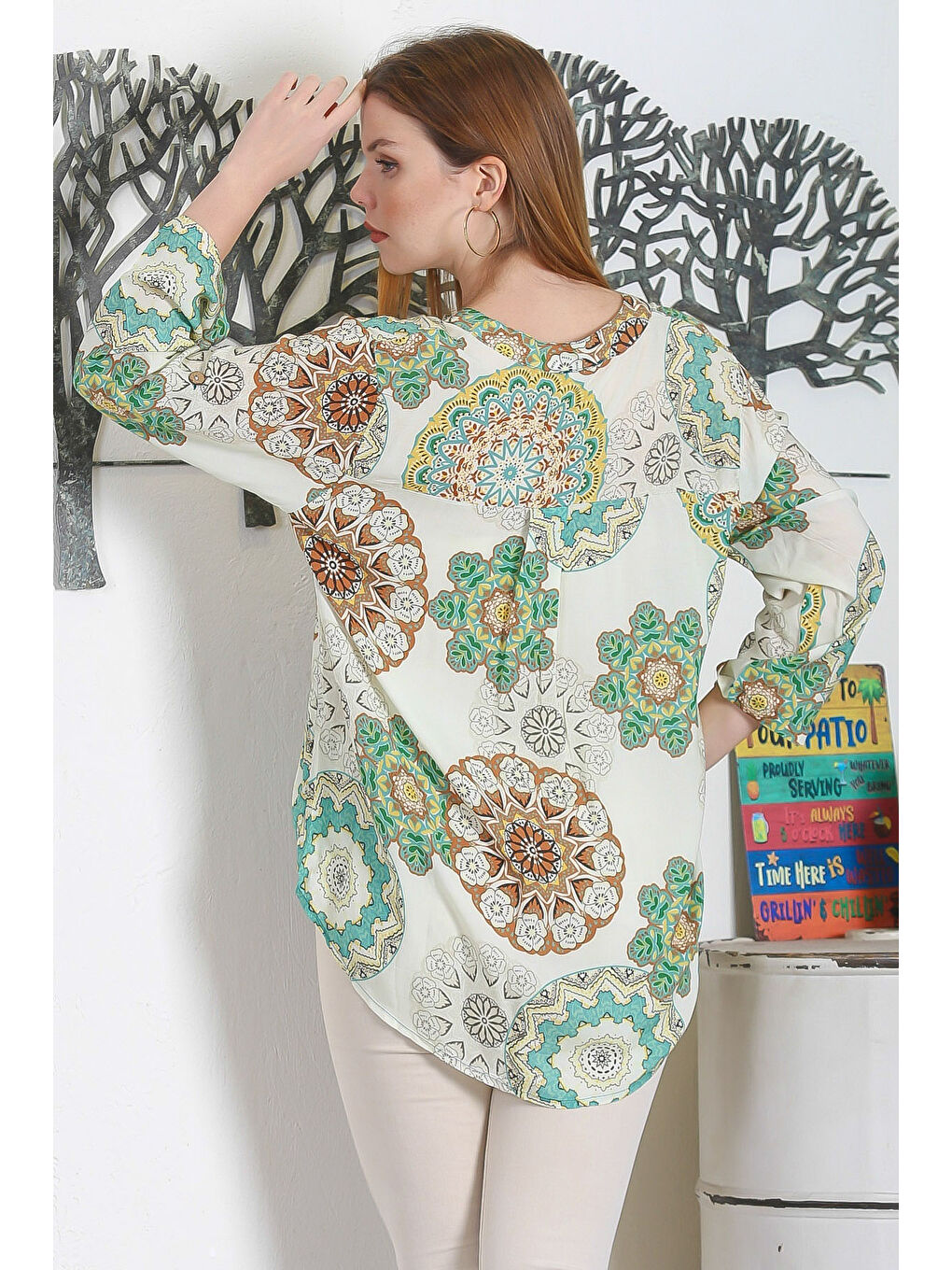 Açık Yeşil Biritli Yaka Düğmeli Uzun Kollu Şal Desenli Casual Dokuma Bluz-7