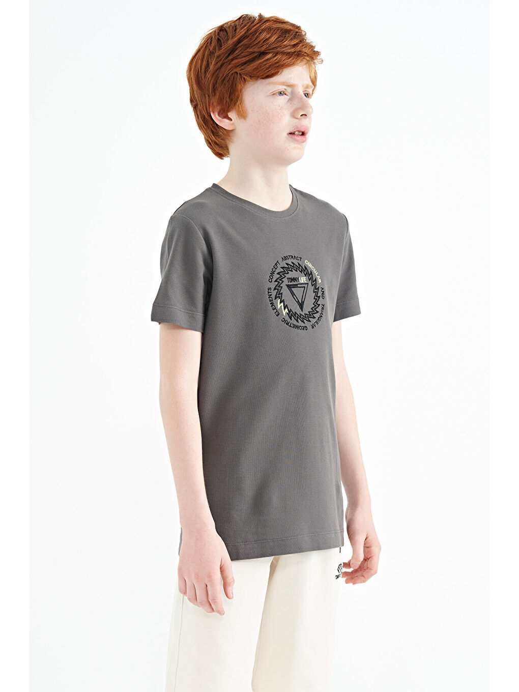 Koyu Gri Nakış İşleme Detaylı O Yaka Standart Kalıp Erkek Çocuk Tişört - 11115-3