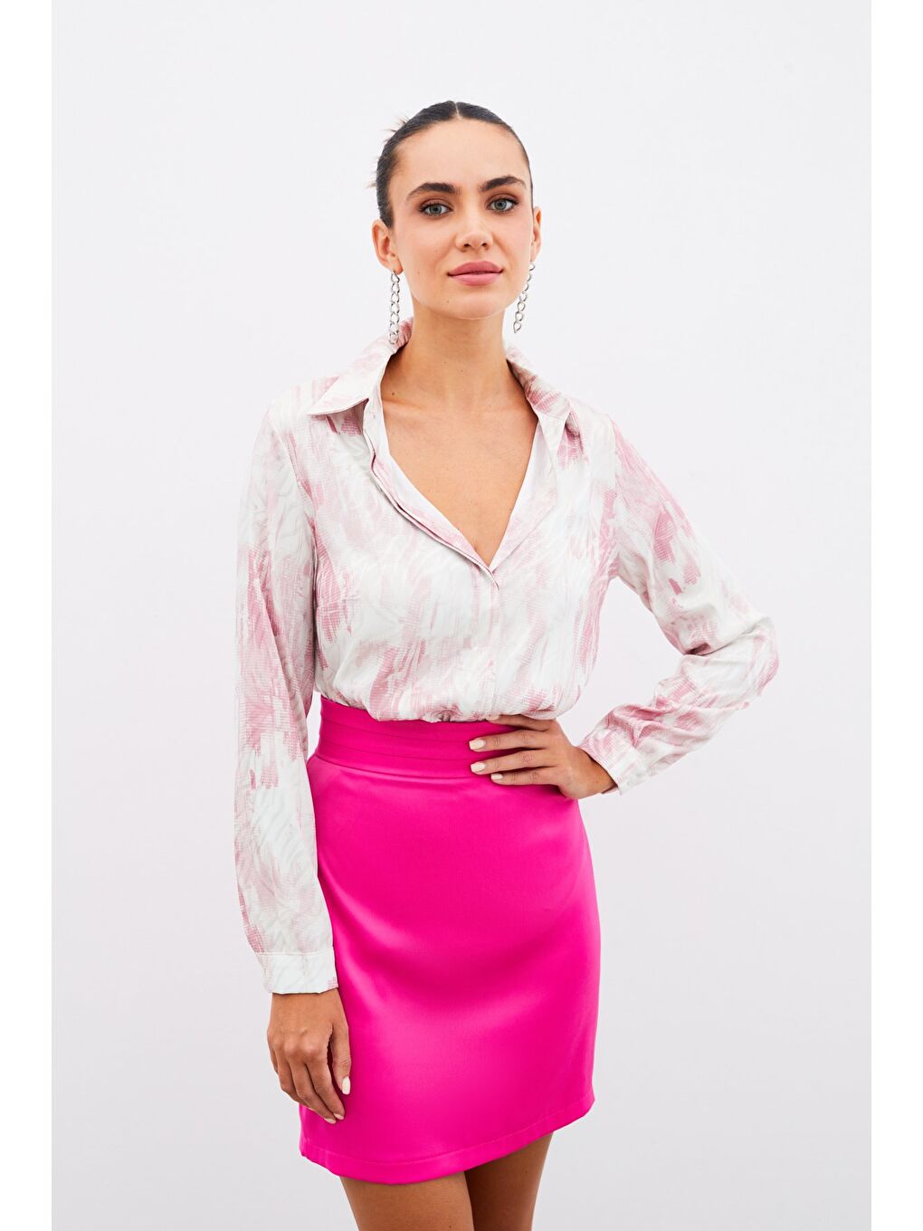 Pembe Desenli Düz Gömlek - Pudra