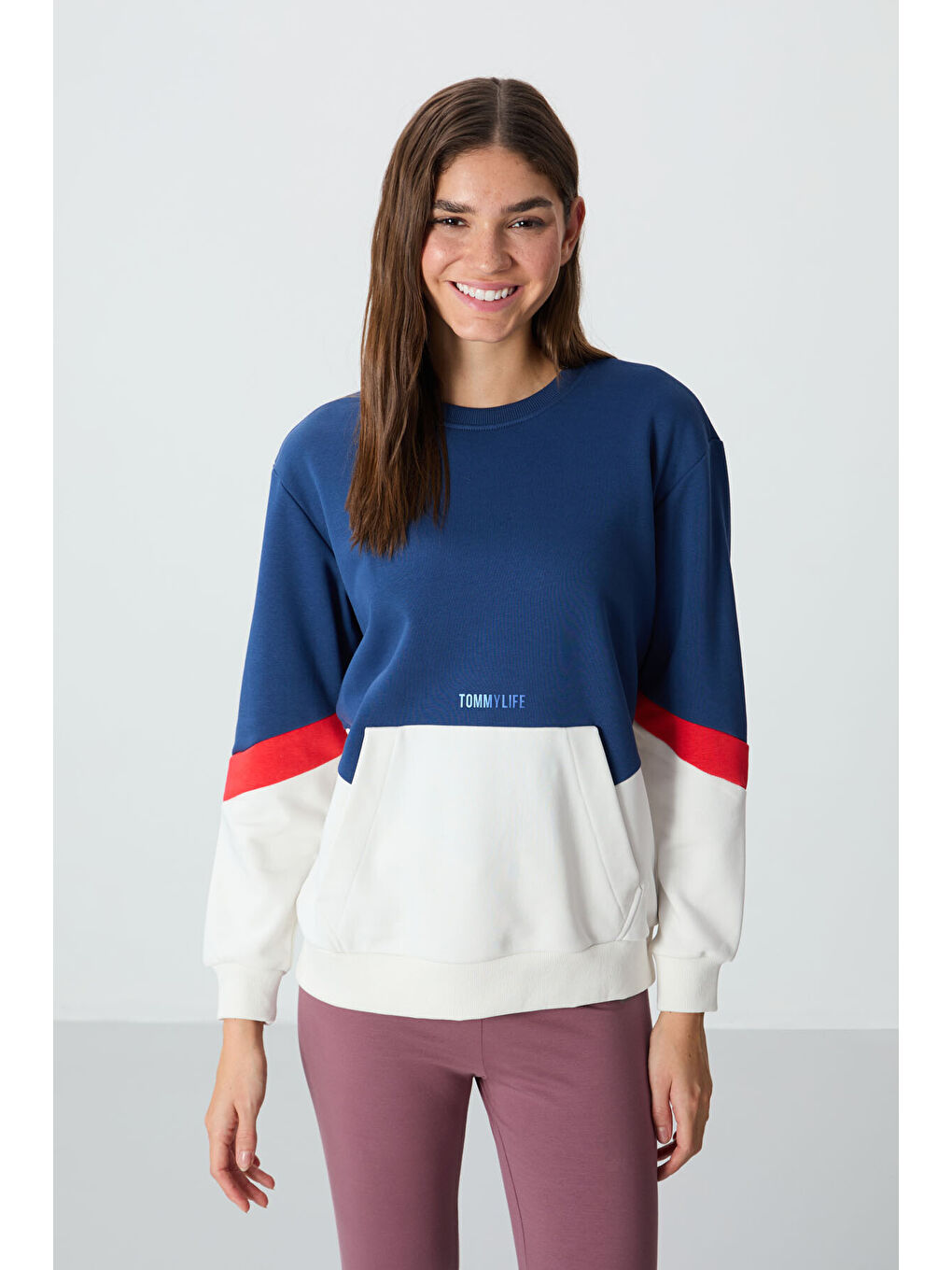 Lacivert Parlament Kompakt Pamuklu Kalın Pürüzsüz Dokulu O Yaka Oversize Fit Kadın Sweatshirt - 97289-3