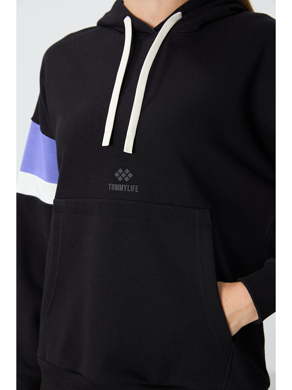 Siyah Kompakt Pamuklu Kalın Pürüzsüz Dokulu Kapüşonlu Oversize Fit Kadın Sweatshirt   97290-2