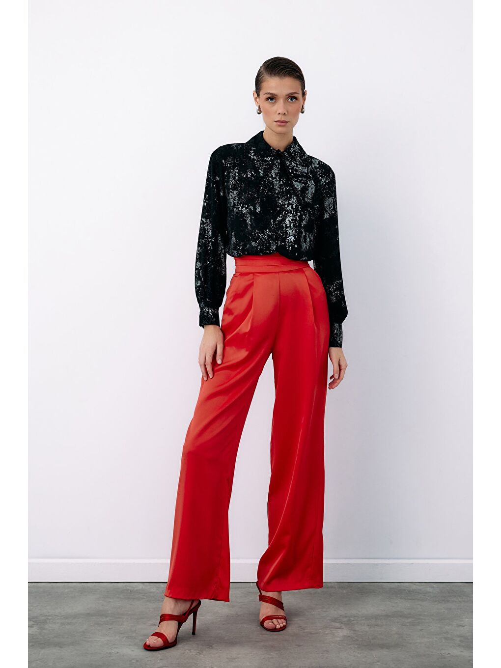 Geniş İnci Yakalı Gömlek - Siyah-Gümüş-2