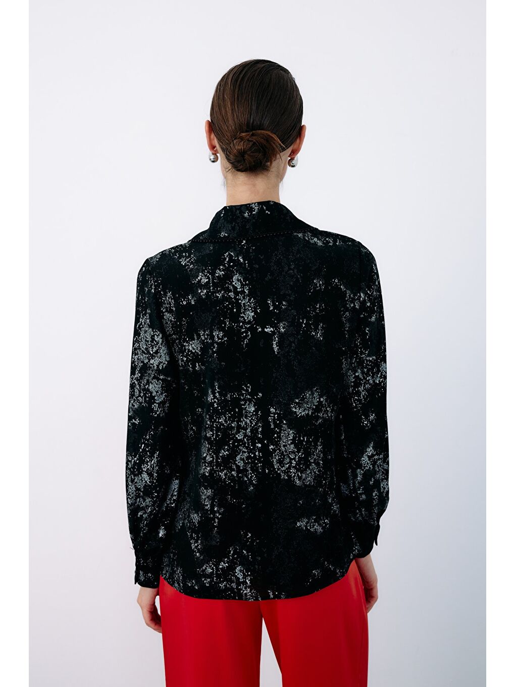 Geniş İnci Yakalı Gömlek - Siyah-Gümüş-4