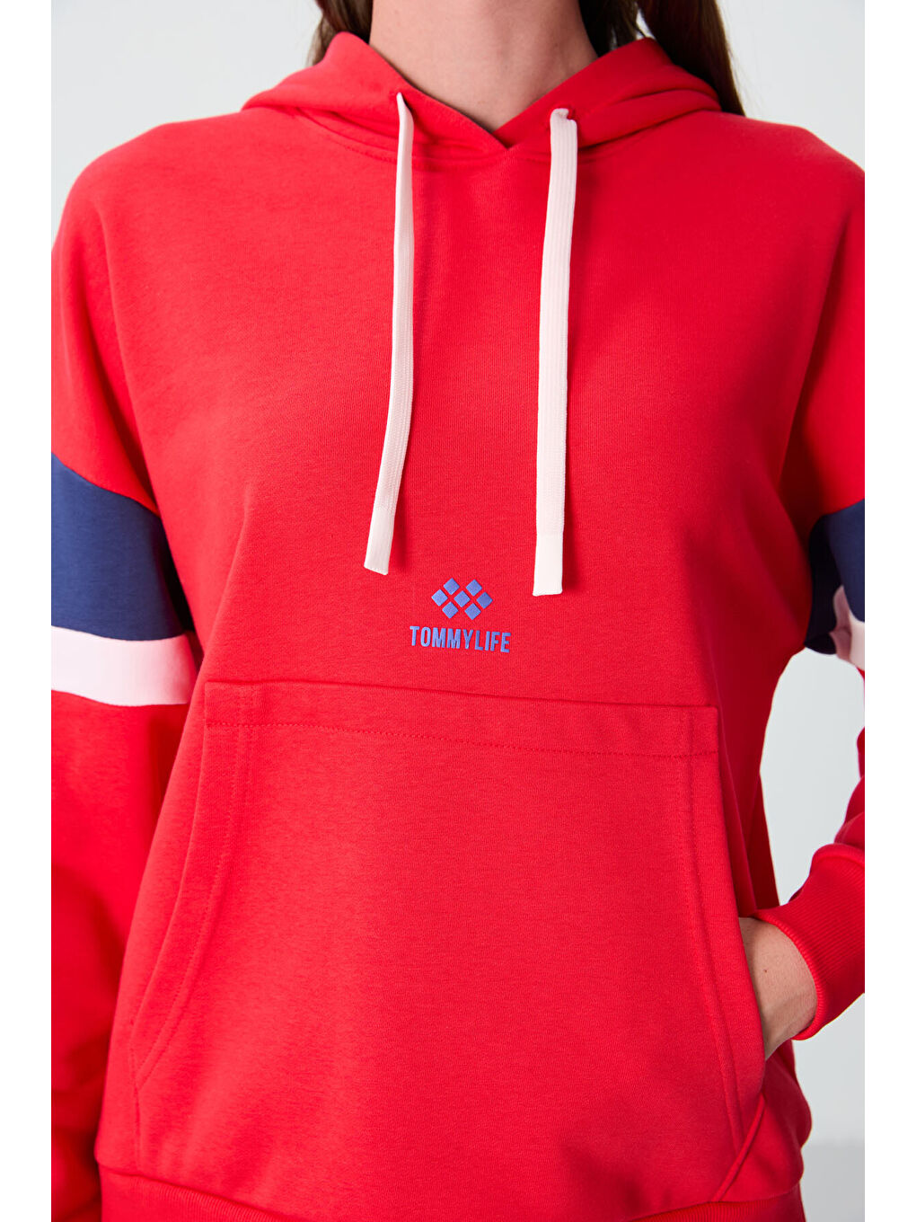 Kırmızı Fiesta Kompakt Pamuklu Kalın Pürüzsüz Dokulu Kapüşonlu Oversize Fit Kadın Sweatshirt   97290-1