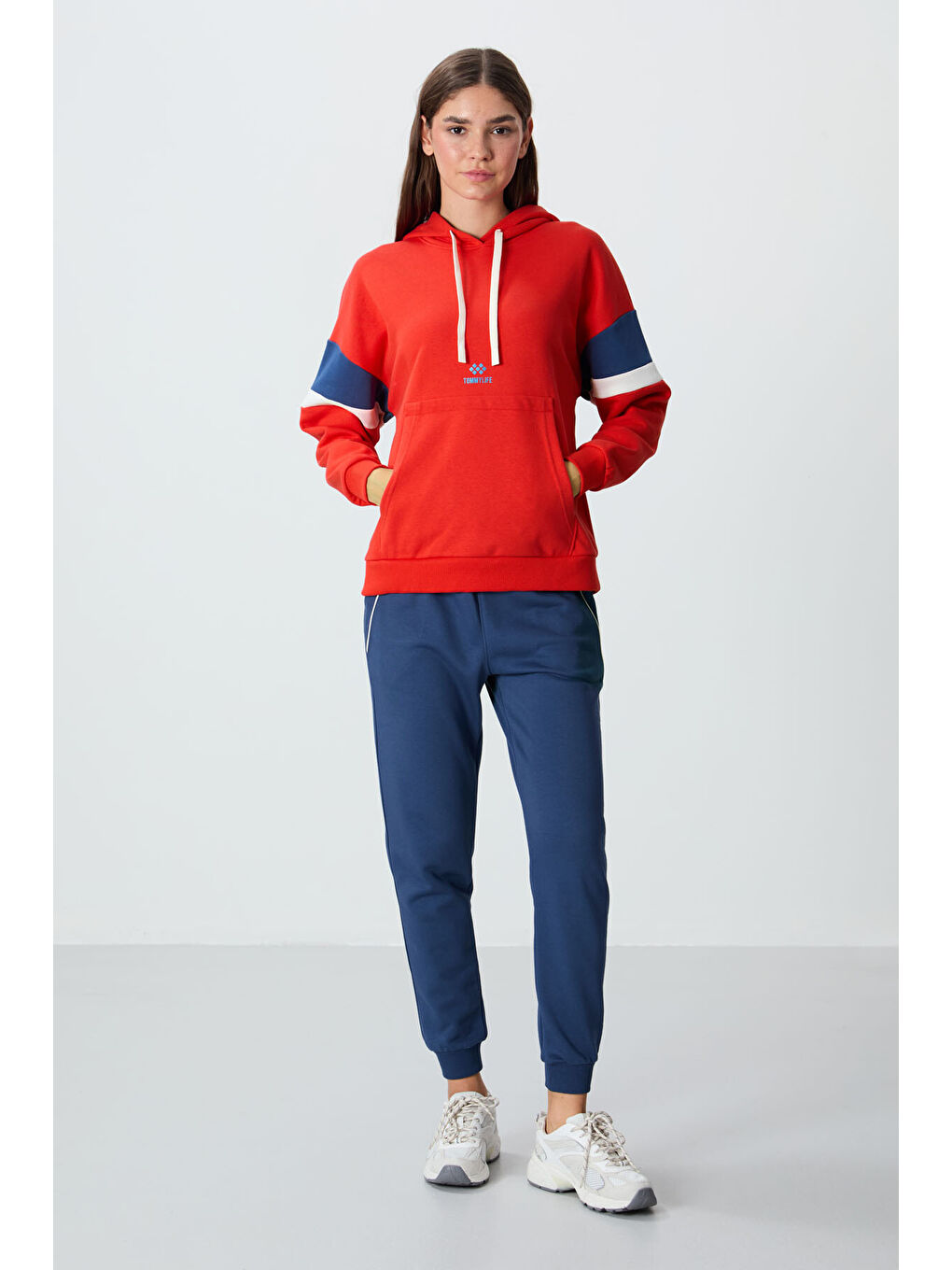 Kırmızı Fiesta Kompakt Pamuklu Kalın Pürüzsüz Dokulu Kapüşonlu Oversize Fit Kadın Sweatshirt   97290-2