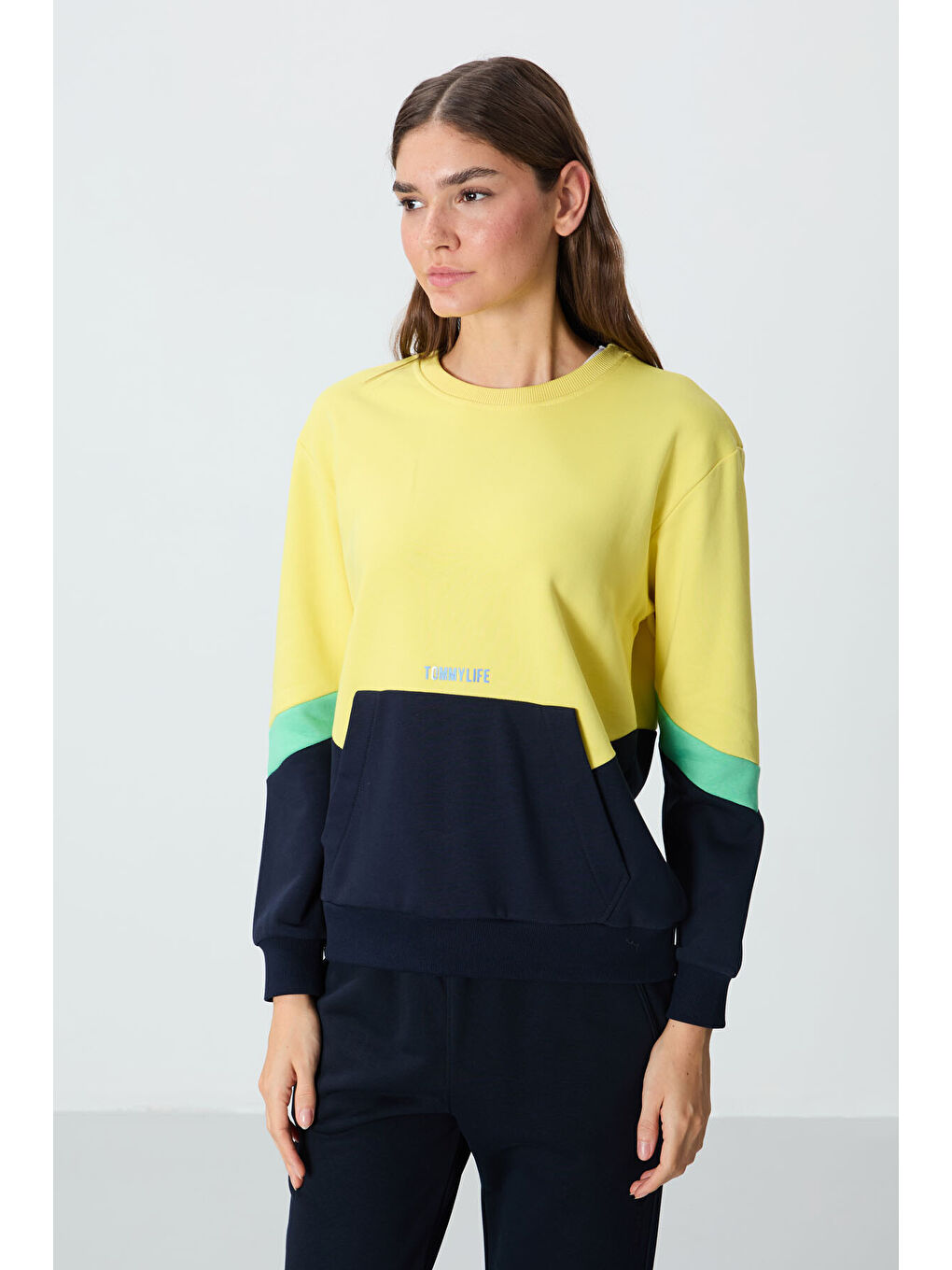 Sarı Kompakt Pamuklu Kalın Pürüzsüz Dokulu O Yaka Oversize Fit Kadın Sweatshirt - 97289-2