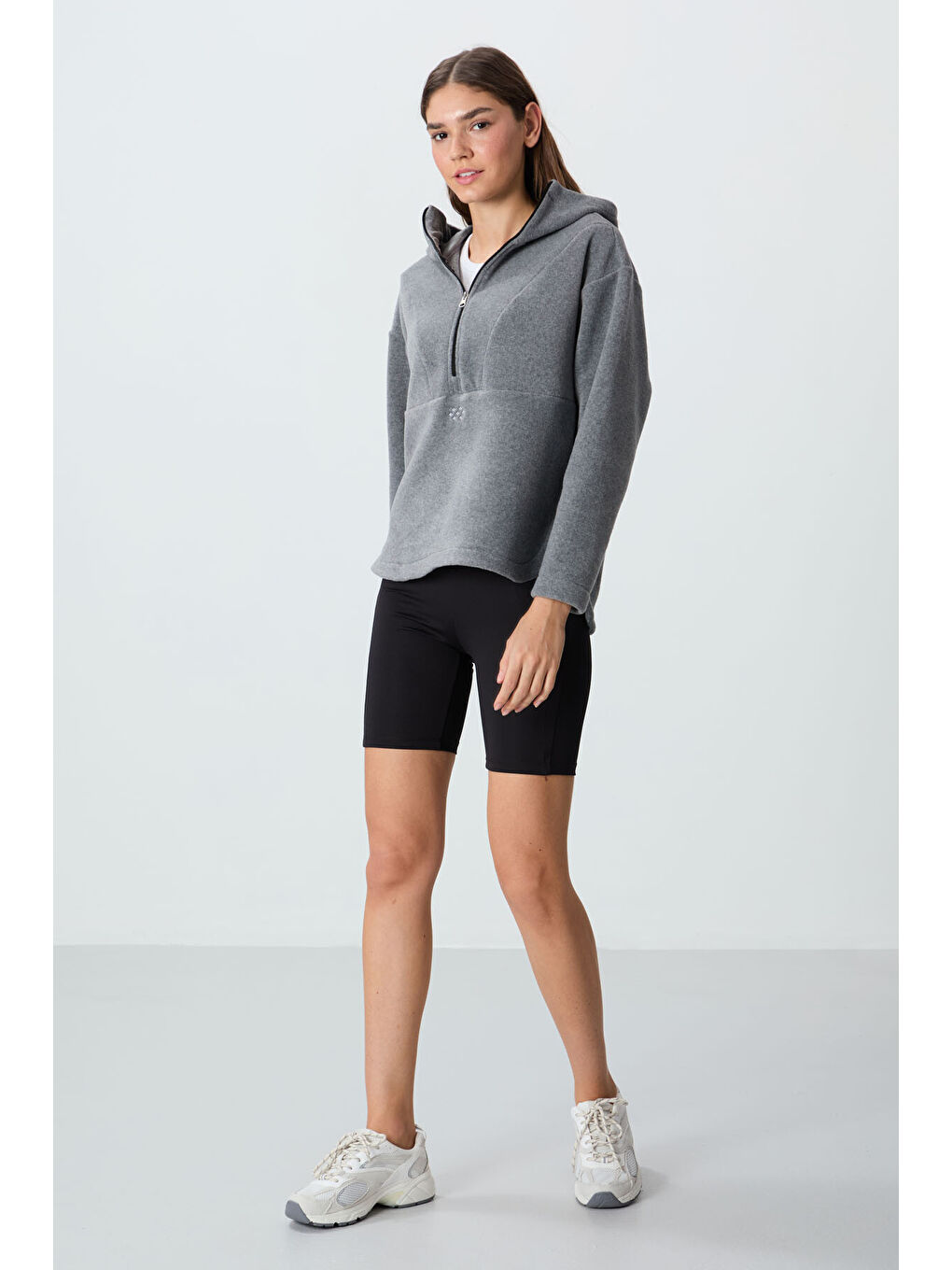 Gri Melanj Kalın Yumuşak Dokulu Kapüşonlu Oversize Nakışlı Polar Kadın Sweatshirt  97286-1