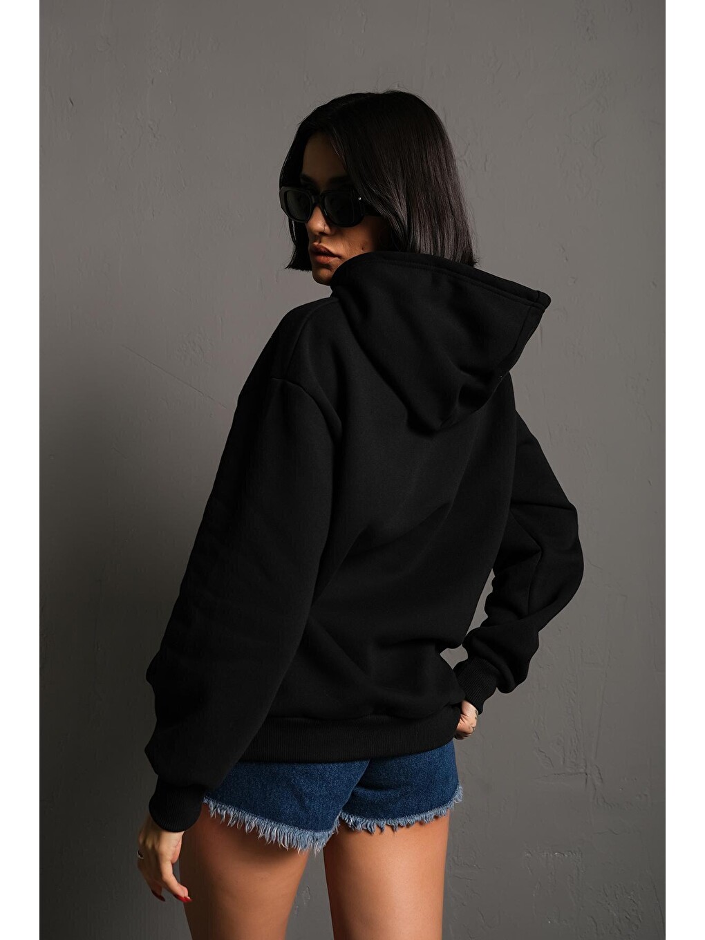 Kadın Siyah Oversize Kapüşonlu Sweatshirt 000-3
