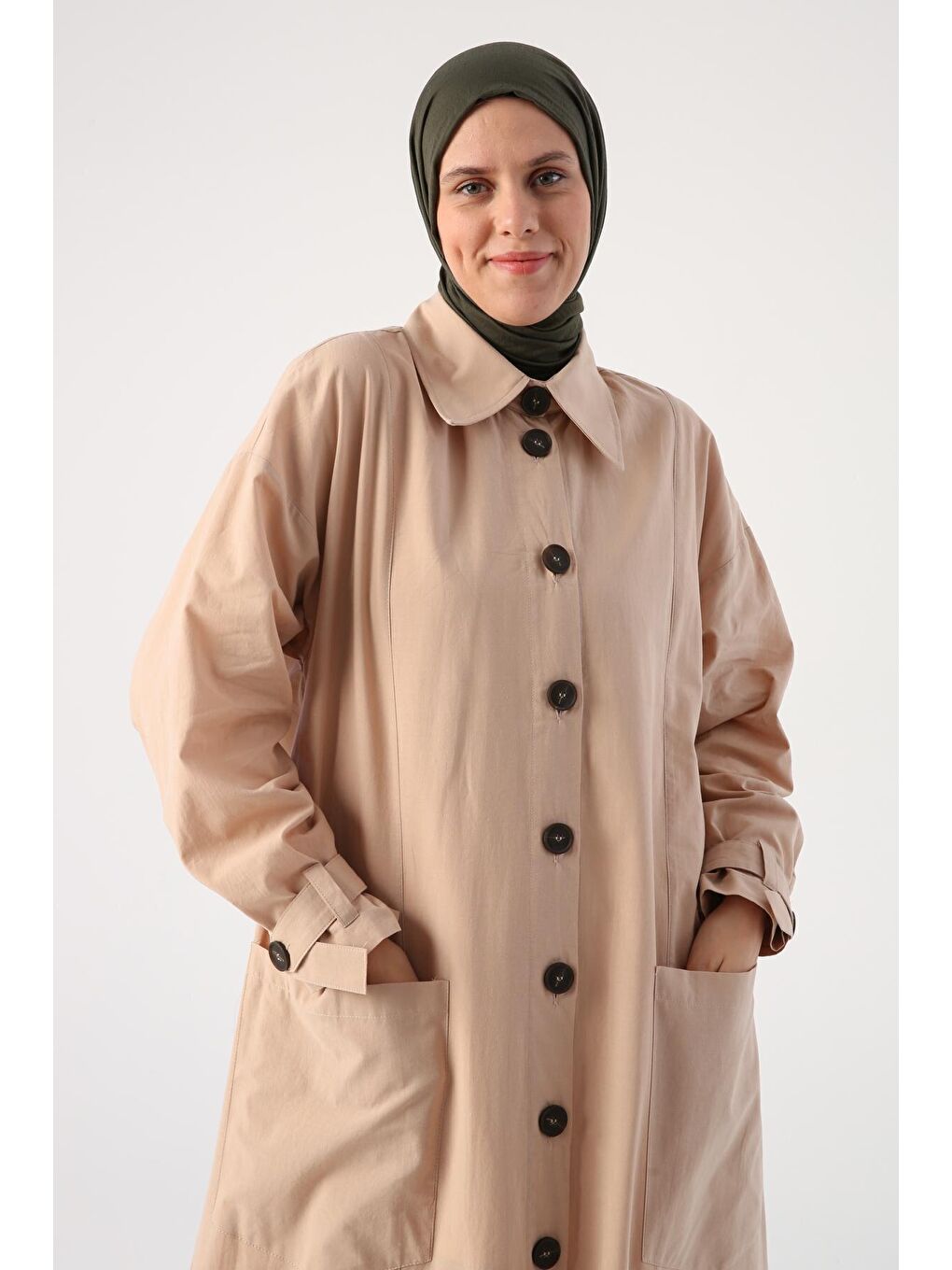 Bej %100 Pamuk Çift Yırtmaçlı Gömlek Yaka Ferace