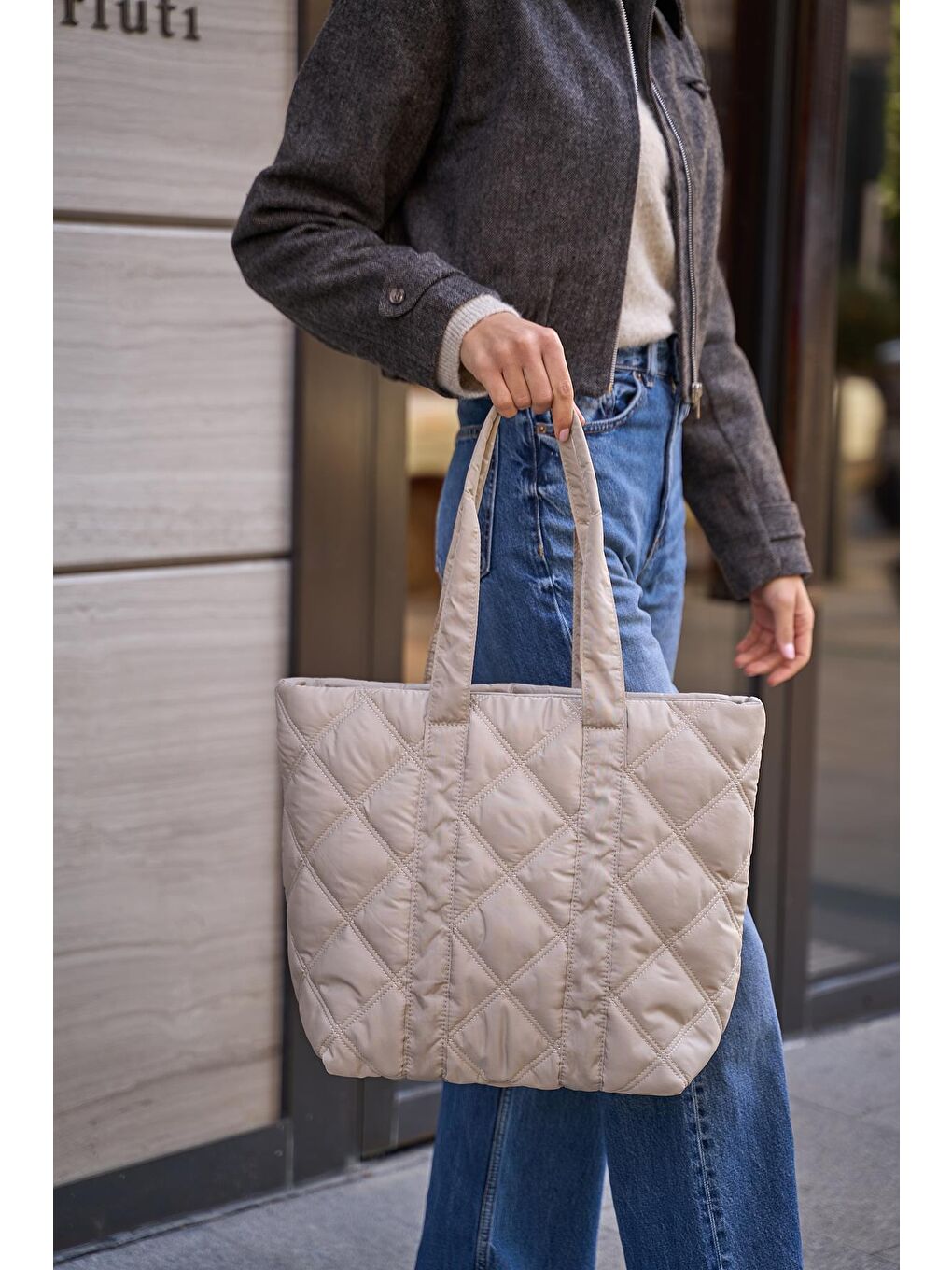 Bej Taken Kapitone Desen Puf Kadın Çanta - Vizon-1